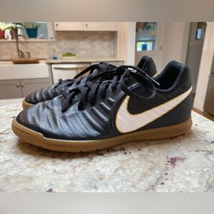 Nike Tiempo X Youth Size 4Y - Excellent Used Condition